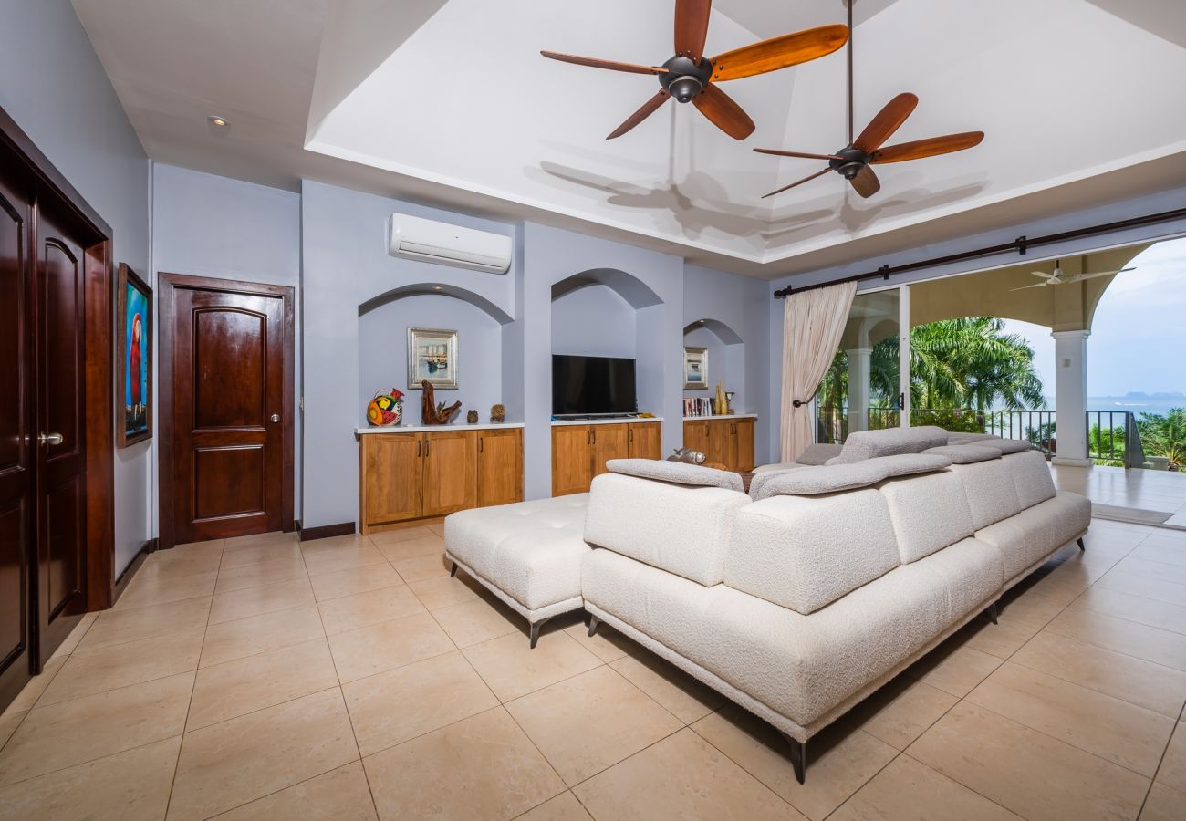 Villa in Potrero - Potrero Beachfront Villa with Pool & Private Chef - Casa Royal