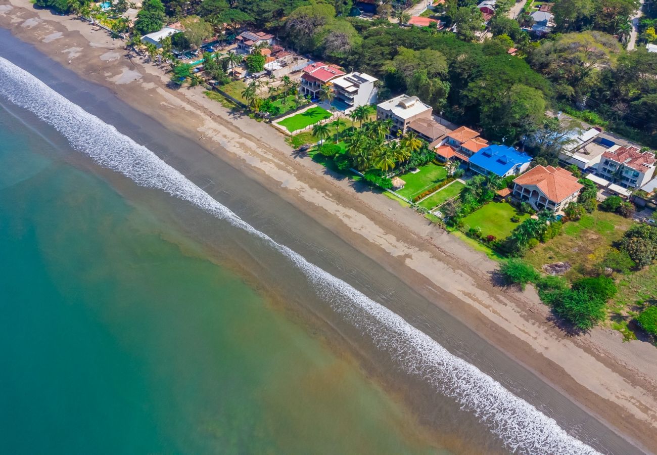 Villa in Potrero - Potrero Beachfront Villa with Pool & Private Chef - Casa Royal