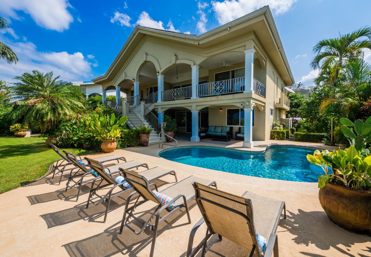 Villa in Potrero - Potrero Beachfront Villa with Pool & Private Chef - Casa Royal