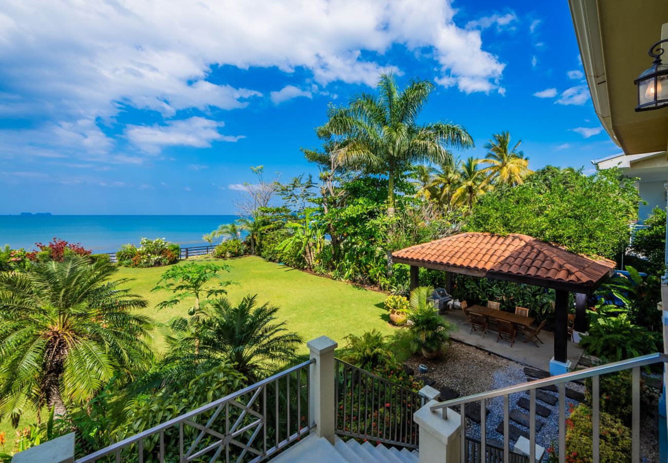 Villa in Potrero - Potrero Beachfront Villa with Pool & Private Chef - Casa Royal