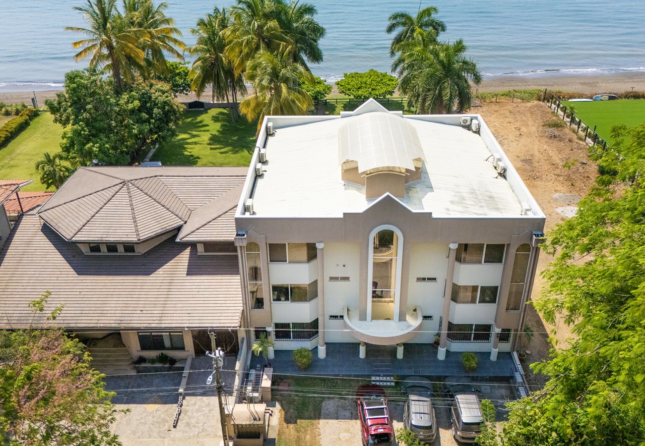 Residenz in Potrero - Playa Potrero: 4 BR Penthouse direct beach access - Destino Penthouse