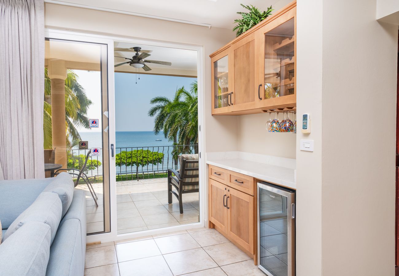 Residenz in Potrero - Playa Potrero: 4 BR Penthouse direct beach access - Destino Penthouse