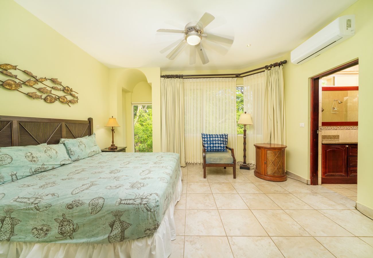 Residenz in Potrero - Playa Potrero: 4 BR Penthouse direct beach access - Destino Penthouse