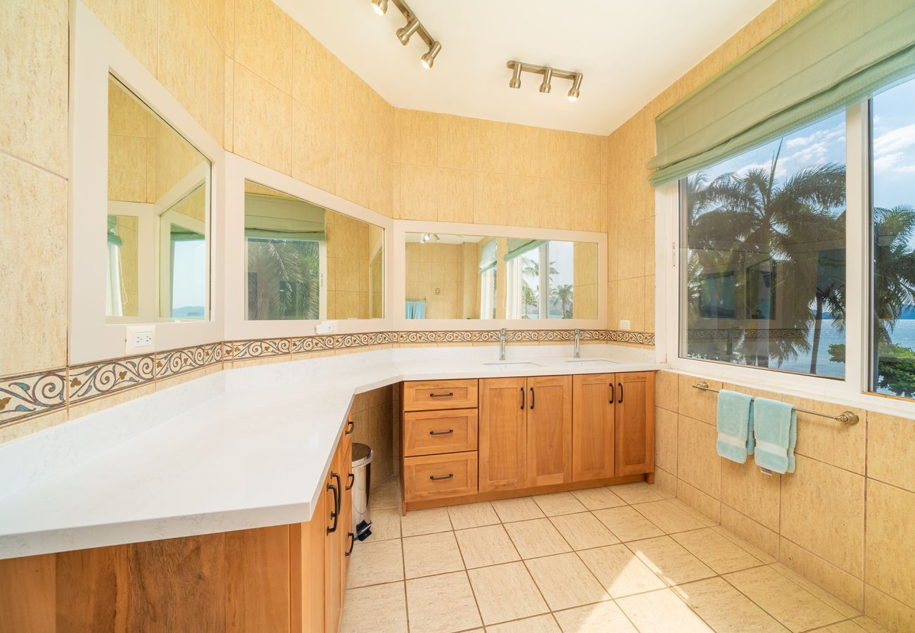Residenz in Potrero - Playa Potrero: 4 BR Penthouse direct beach access - Destino Penthouse