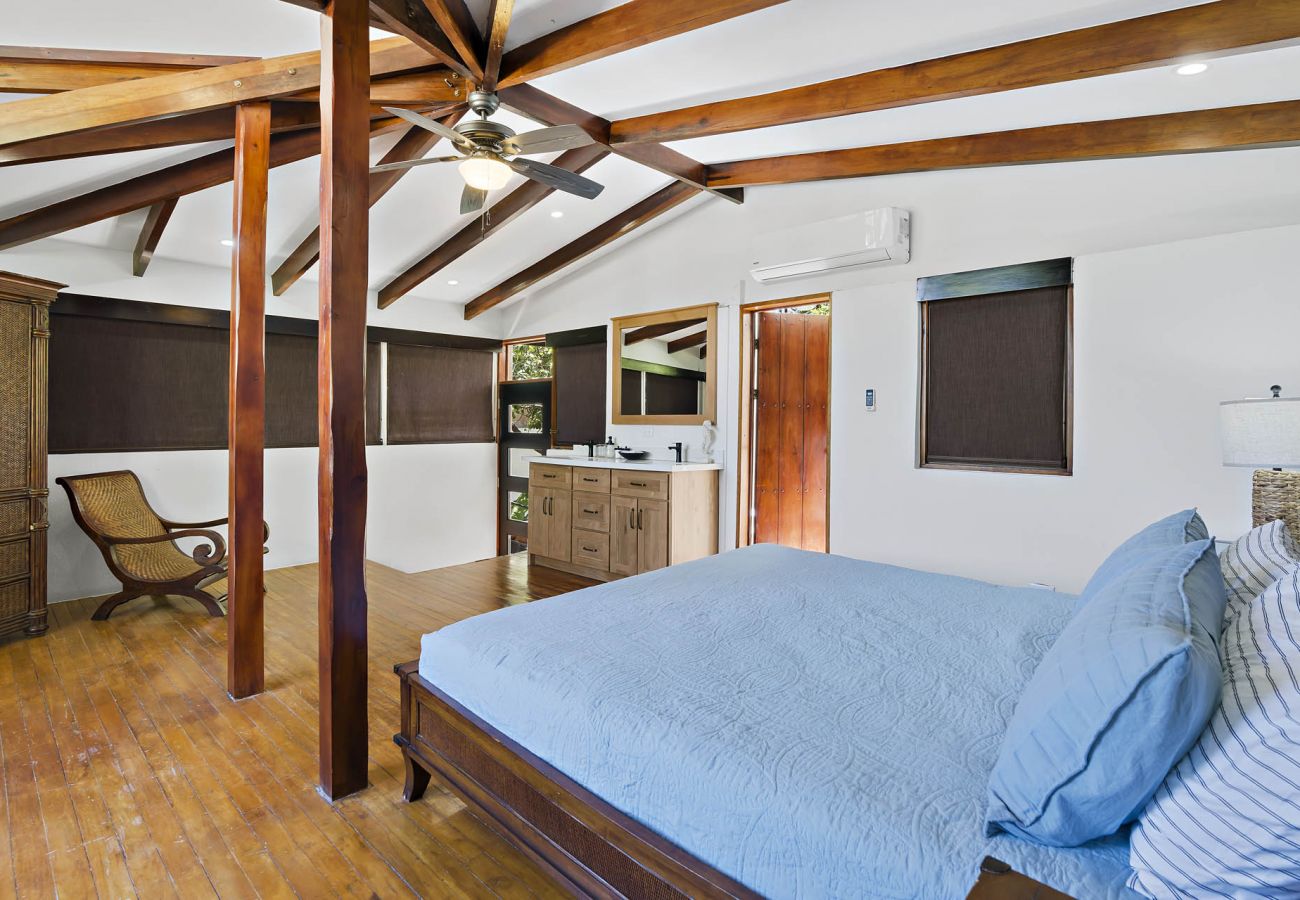 Ferienhaus in Potrero - Beachfront 7BR House w/ Large Pool, Firepit & BBQ • Bella Catalina