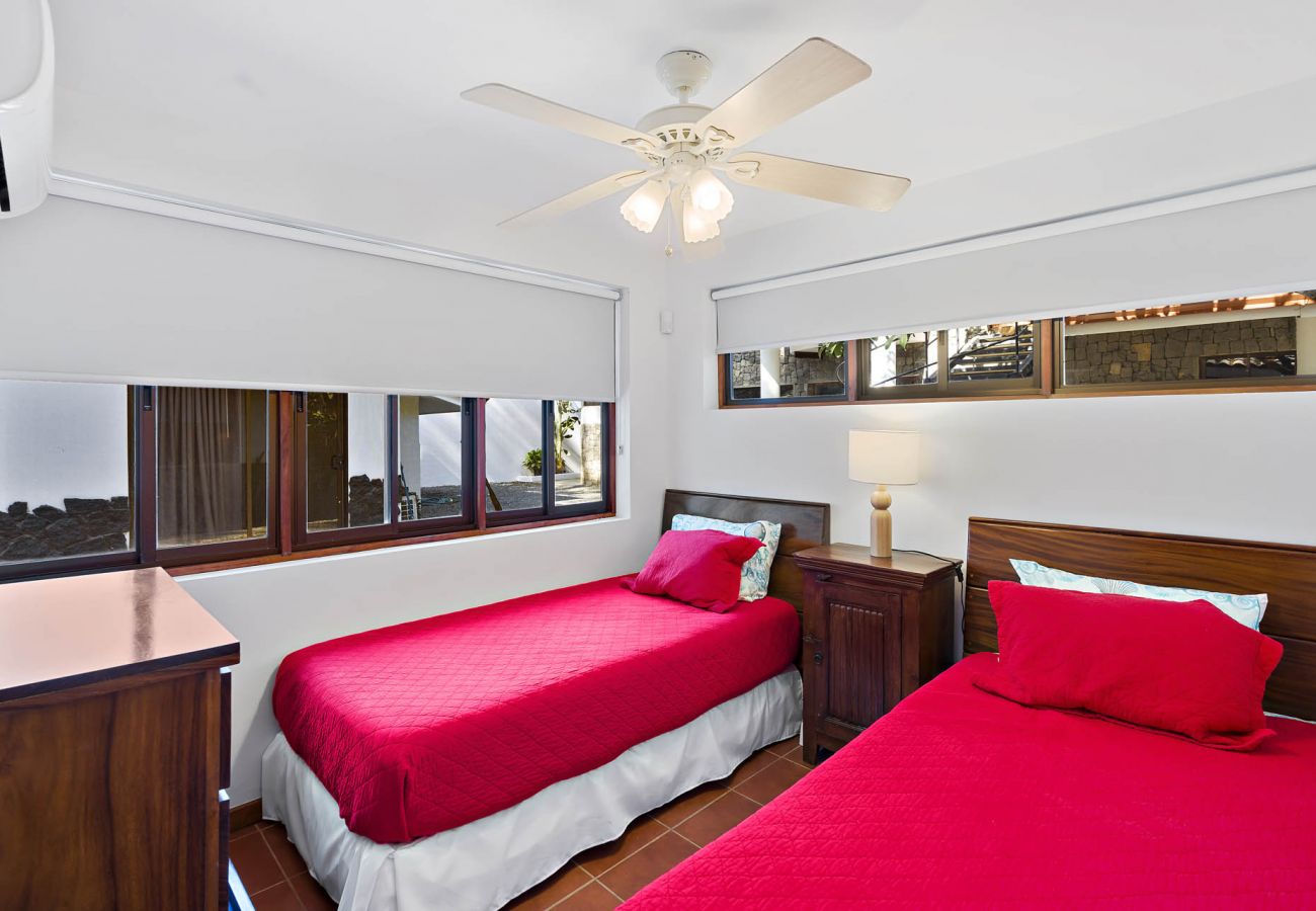 Ferienhaus in Potrero - Beachfront 7BR House w/ Large Pool, Firepit & BBQ • Bella Catalina
