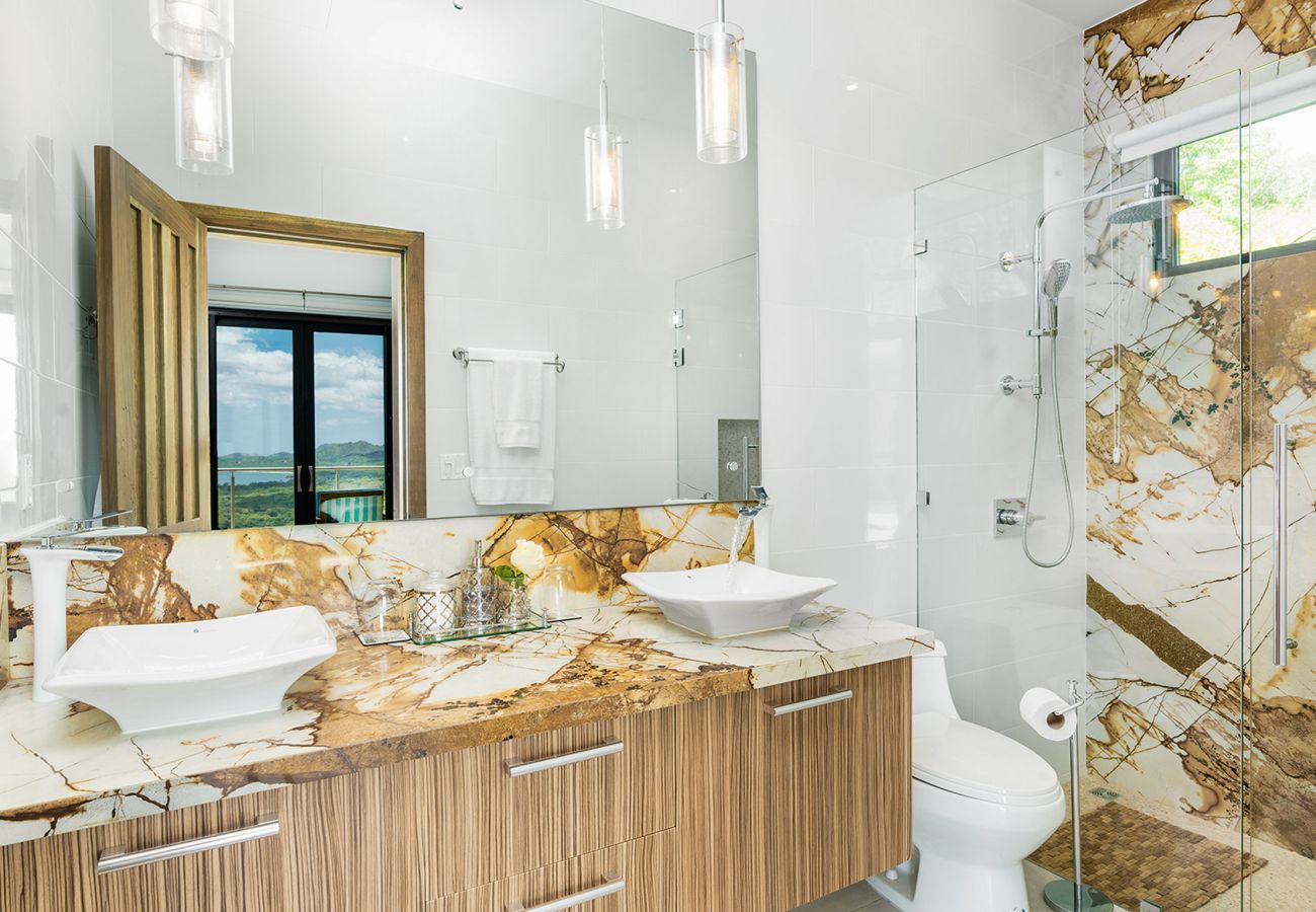 Villa in Playa Flamingo - Top Designer Home: Infinity Pool, 180º Ocean Views - CASA DEL MAR