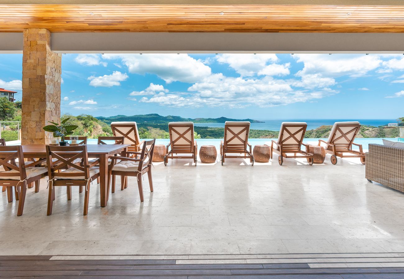 Villa in Playa Flamingo - Top Designer Home: Infinity Pool, 180º Ocean Views - CASA DEL MAR
