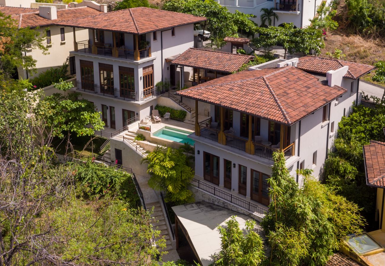 Villa in Las Catalinas - Las Catalinas - 5 bedroom luxury beachfront home - Casa Alouatta