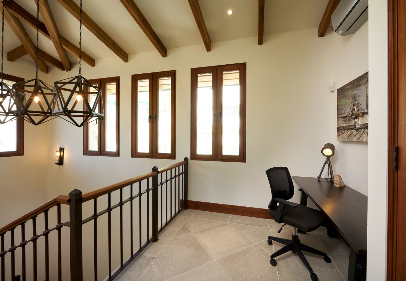 Villa in Las Catalinas - Las Catalinas - 5 bedroom luxury beachfront home - Casa Alouatta