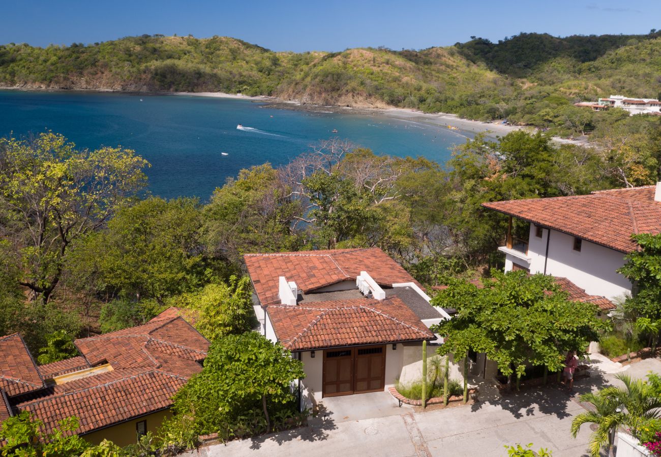 Villa in Las Catalinas - Las Catalinas - 5 bedroom luxury beachfront home - Casa Alouatta