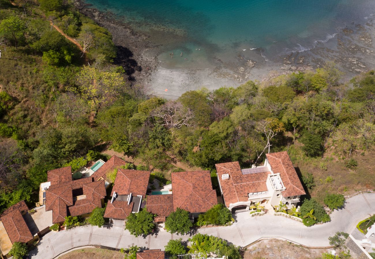 Villa in Las Catalinas - Las Catalinas - 5 bedroom luxury beachfront home - Casa Alouatta