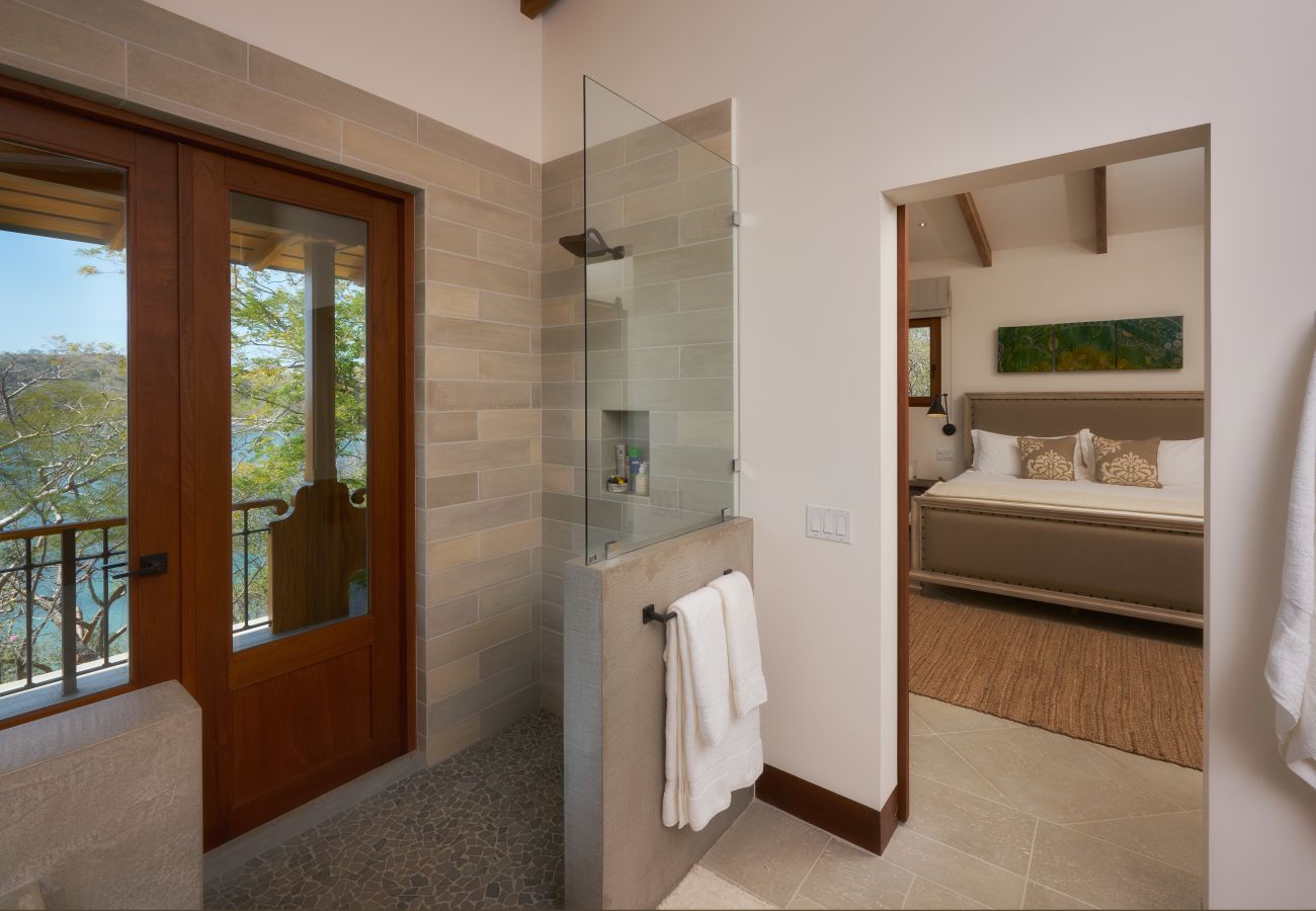 Villa in Las Catalinas - Las Catalinas - 5 bedroom luxury beachfront home - Casa Alouatta