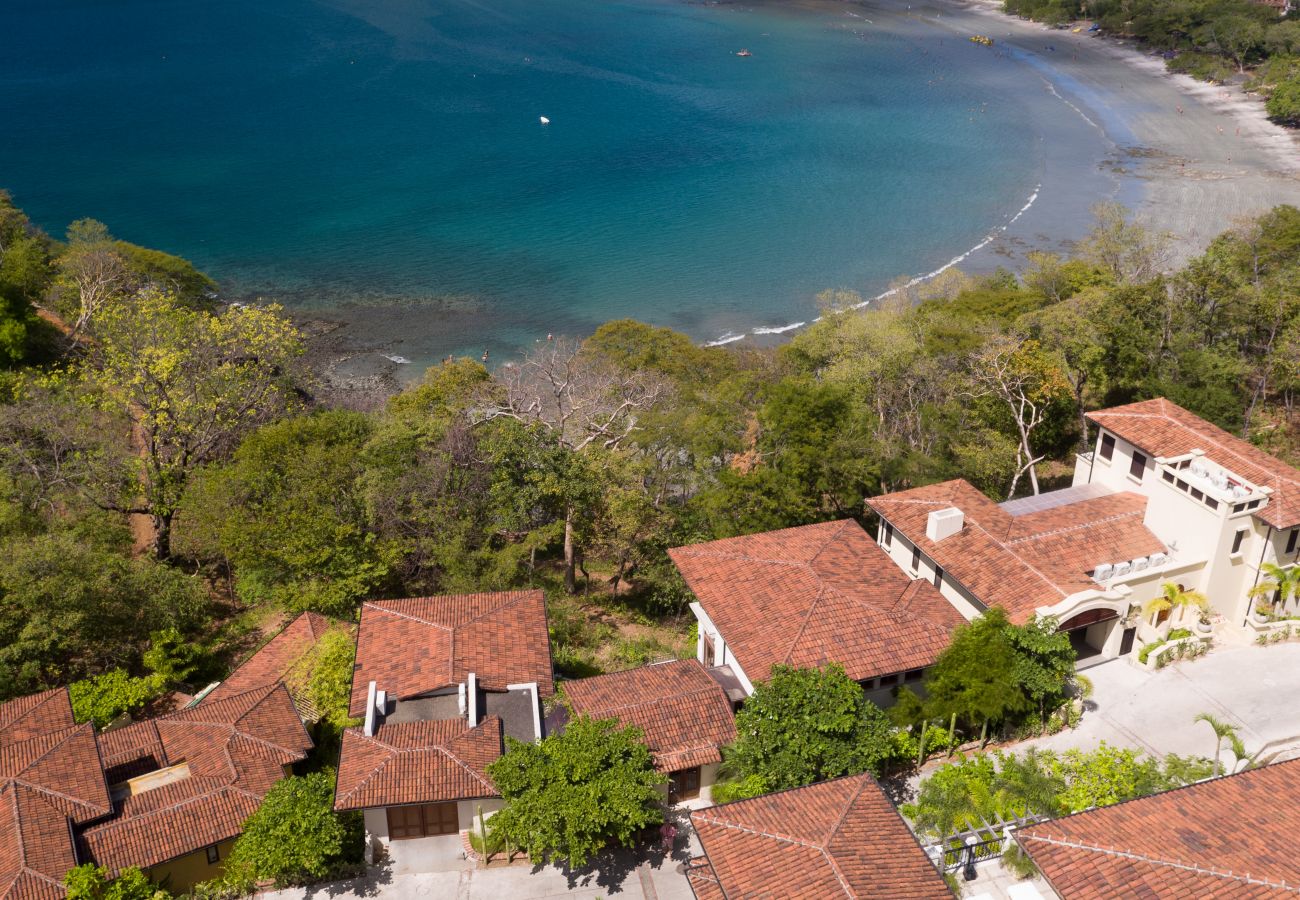 Villa in Las Catalinas - Las Catalinas - 5 bedroom luxury beachfront home - Casa Alouatta