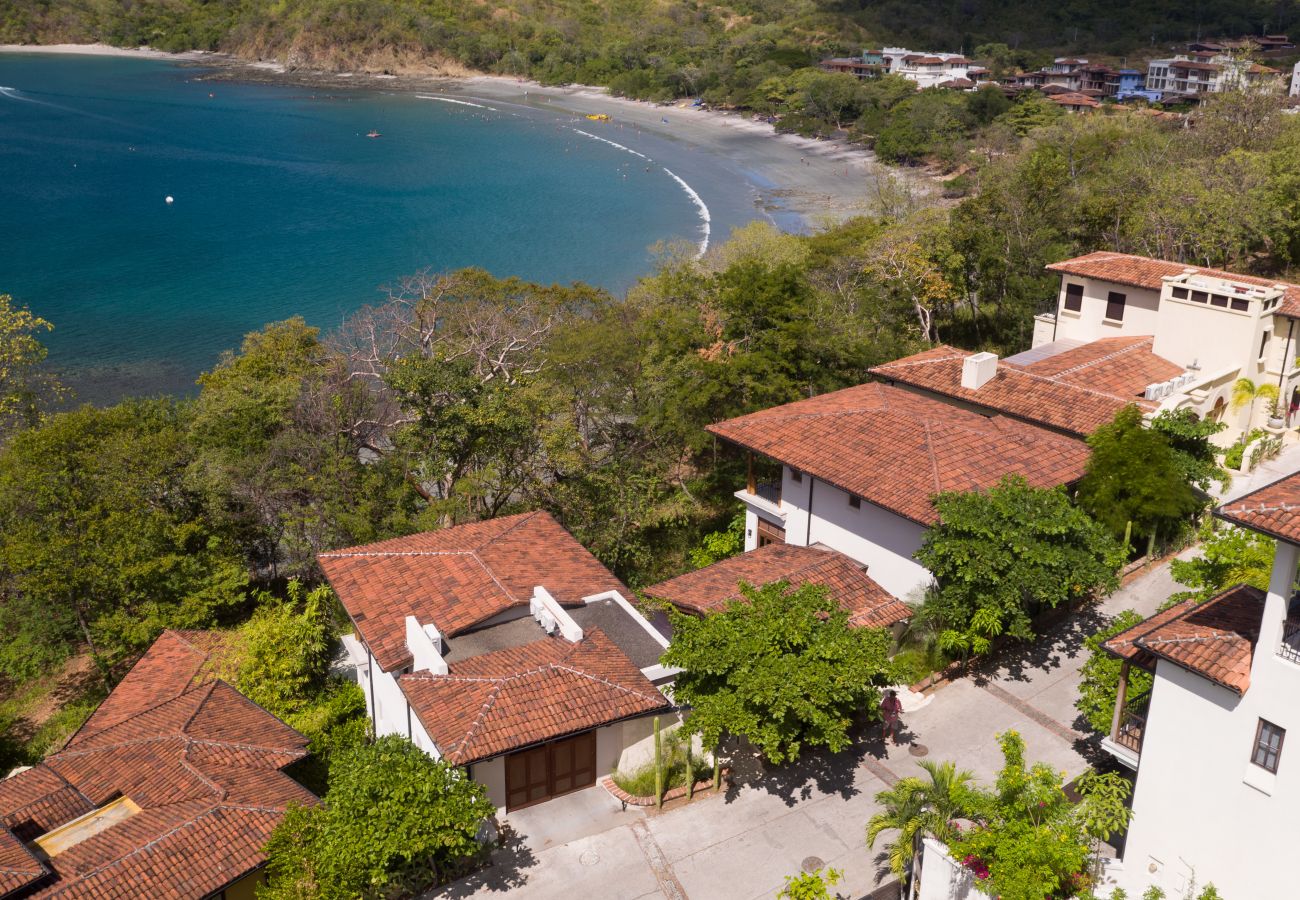 Villa in Las Catalinas - Las Catalinas - 5 bedroom luxury beachfront home - Casa Alouatta