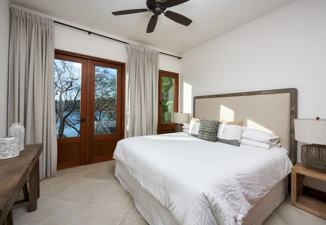 Villa in Las Catalinas - Las Catalinas - 5 bedroom luxury beachfront home - Casa Alouatta