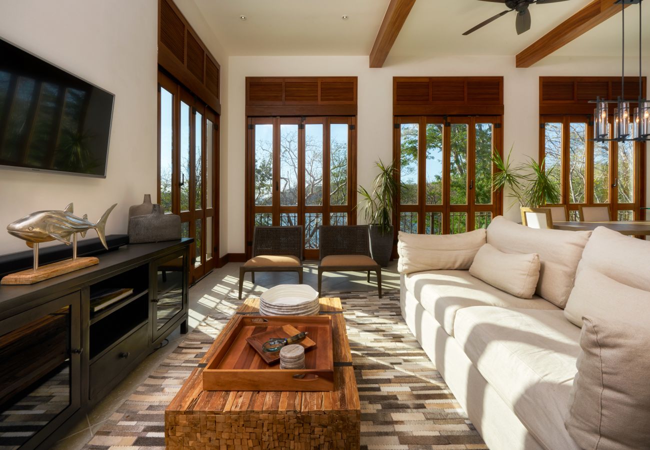 Villa in Las Catalinas - Las Catalinas - 5 bedroom luxury beachfront home - Casa Alouatta