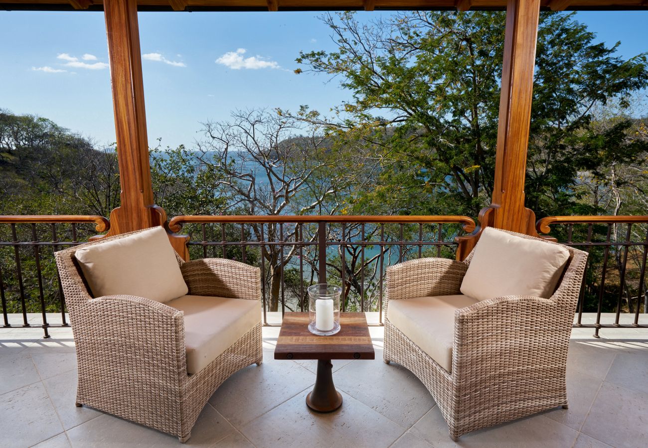 Villa in Las Catalinas - Las Catalinas - 5 bedroom luxury beachfront home - Casa Alouatta