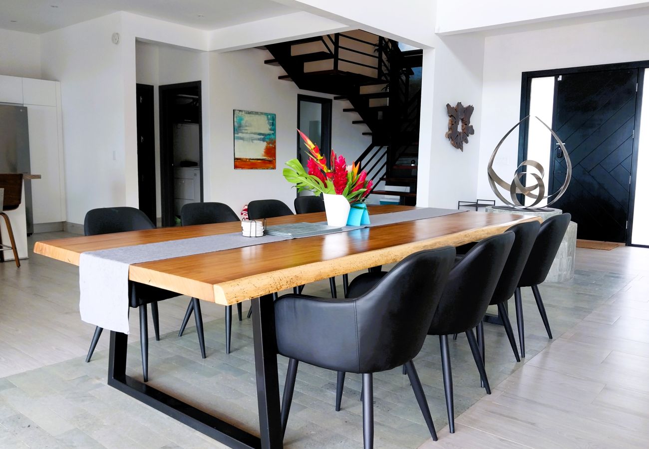 Villa in Playa Flamingo - Mar Vista Villa-sleeps 16-infinity pool-Ocean View - luxury Casa de Iluminacion