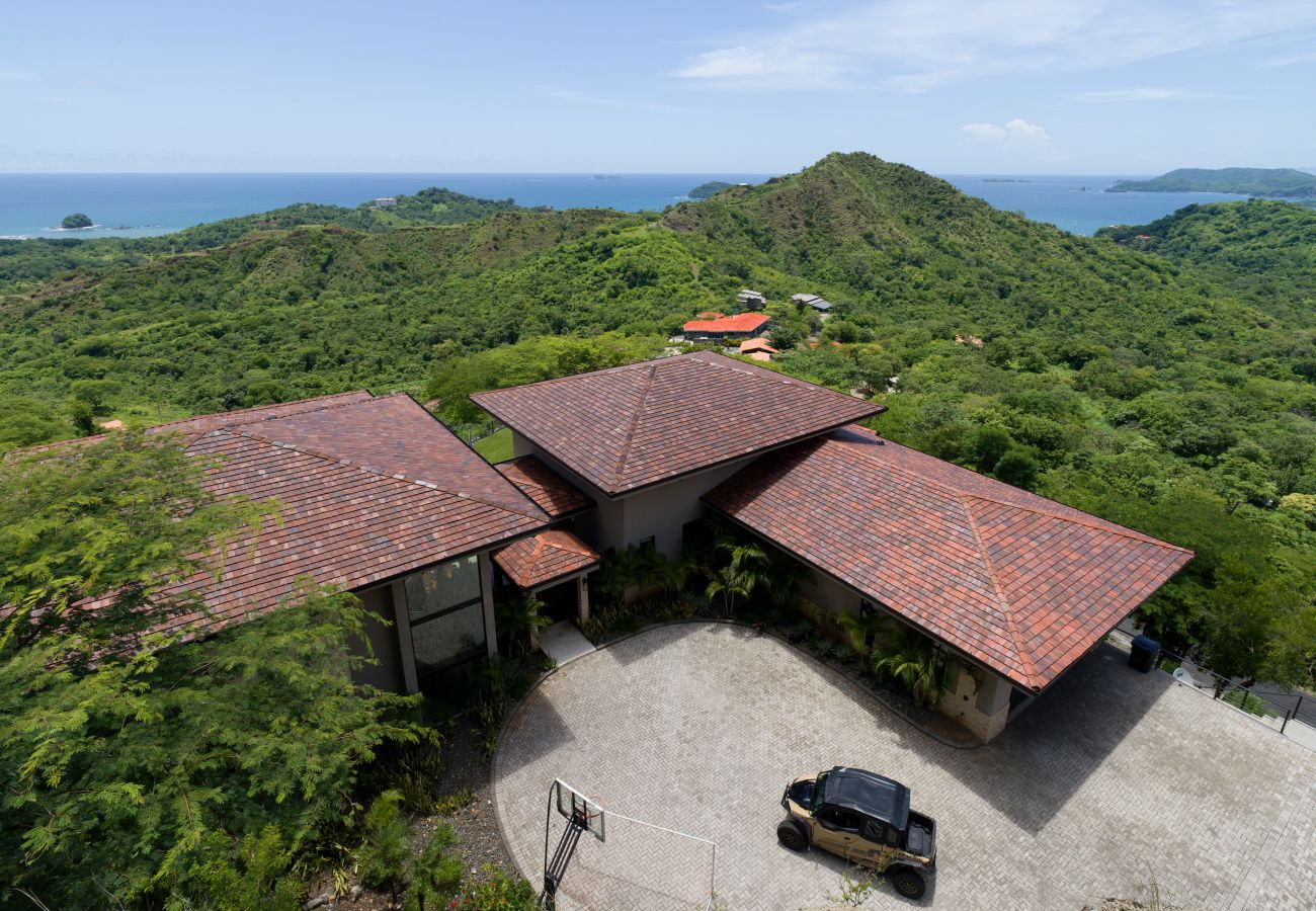 Villa in Playa Flamingo - Exclusive Villa: Gym, Infinity Pool & Housekeeping – Casa Symbiotica