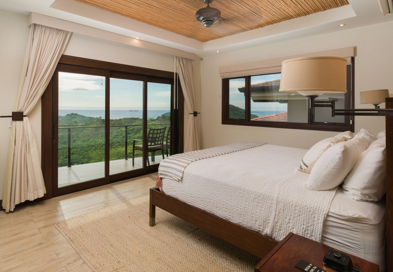 Villa in Playa Flamingo - Exclusive Villa: Gym, Infinity Pool & Housekeeping – Casa Symbiotica