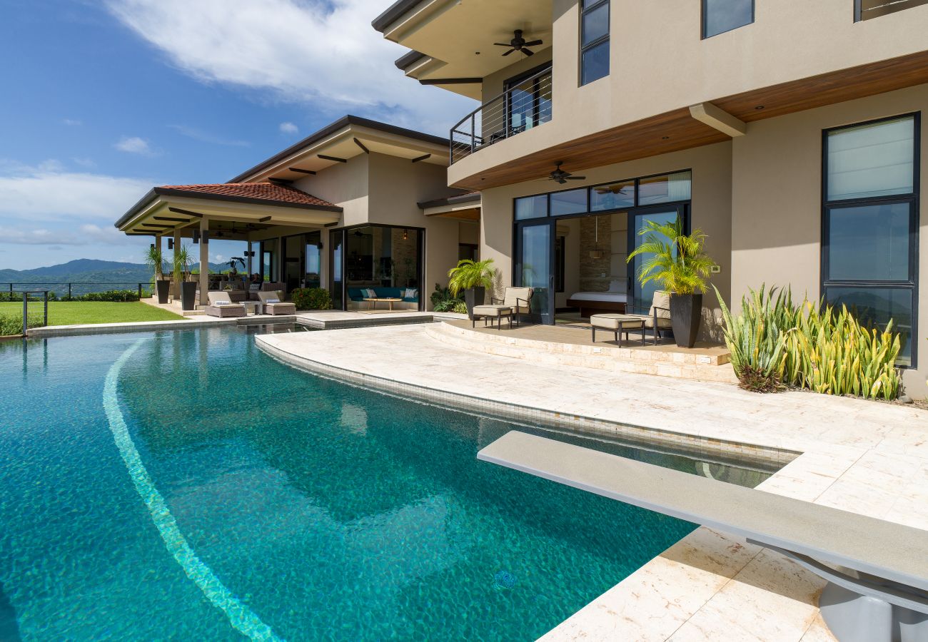 Villa in Playa Flamingo - Exclusive Villa: Gym, Infinity Pool & Housekeeping – Casa Symbiotica
