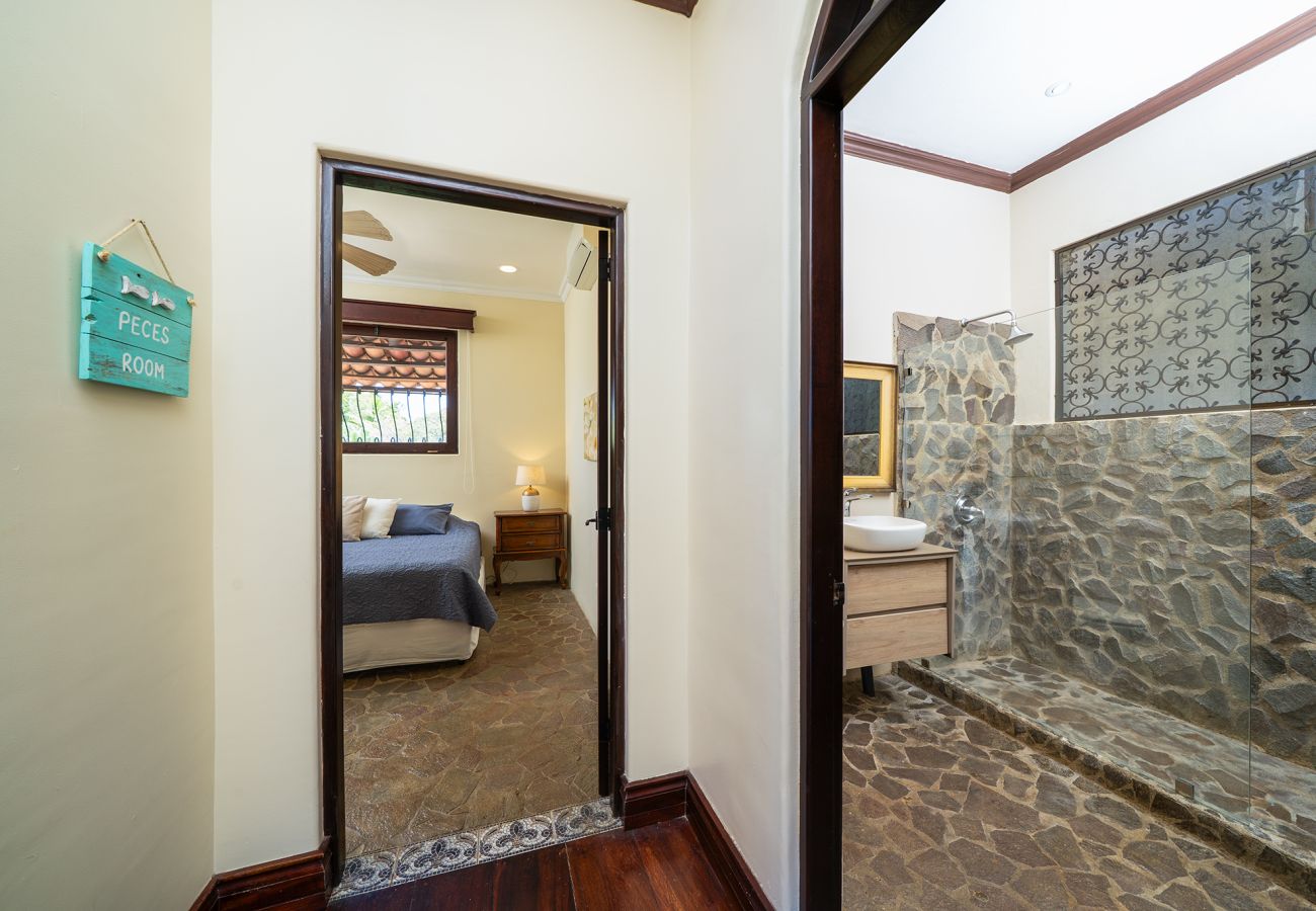 Villa in Potrero - Beachfront Estate | Private Chef, 9 BR, Sleeps 26 - Casa Taj