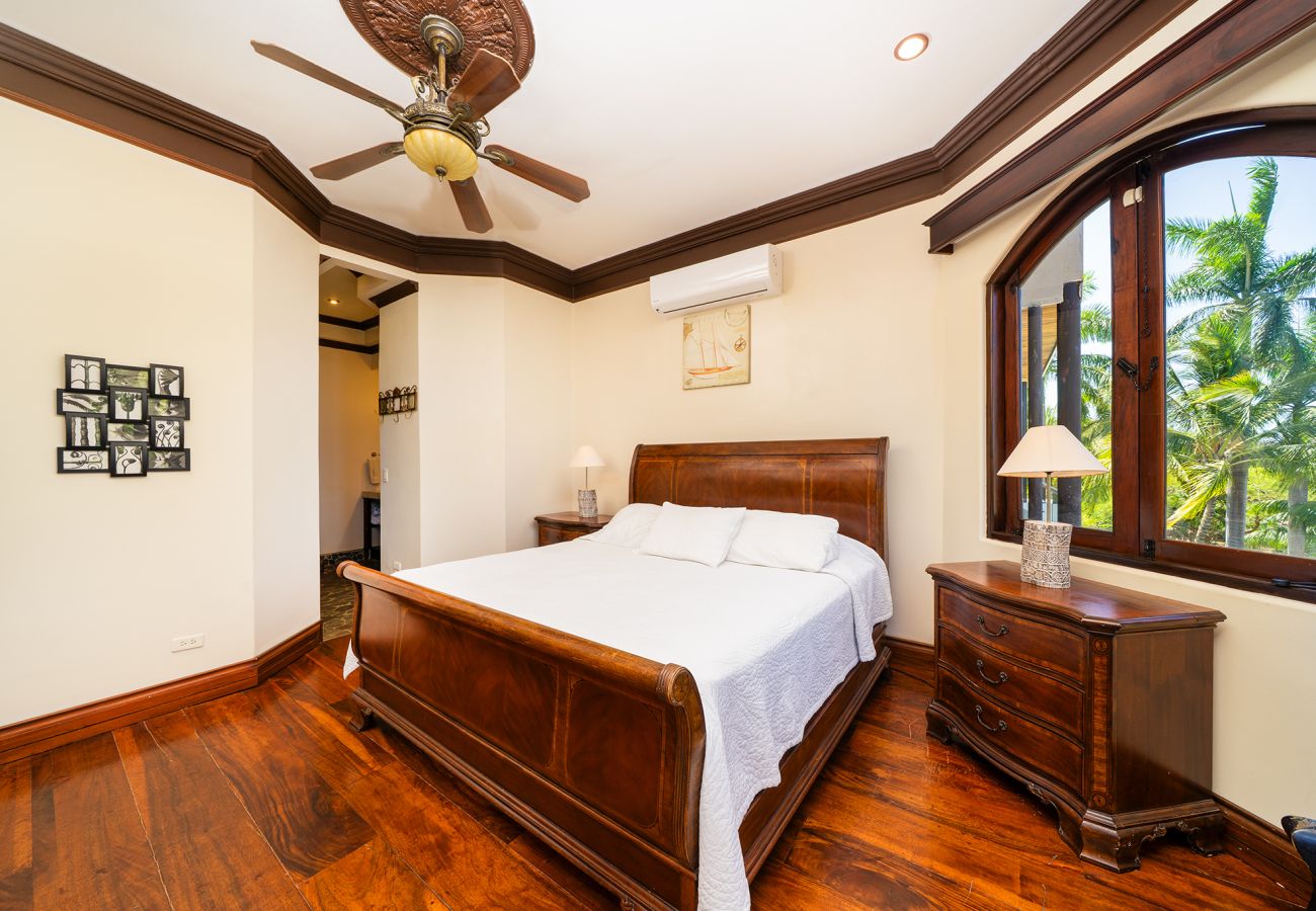 Villa in Potrero - Beachfront Estate | Private Chef, 9 BR, Sleeps 26 - Casa Taj