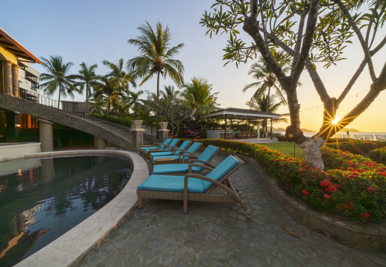 Villa in Potrero - Beachfront Estate | Private Chef, 9 BR, Sleeps 26 - Casa Taj