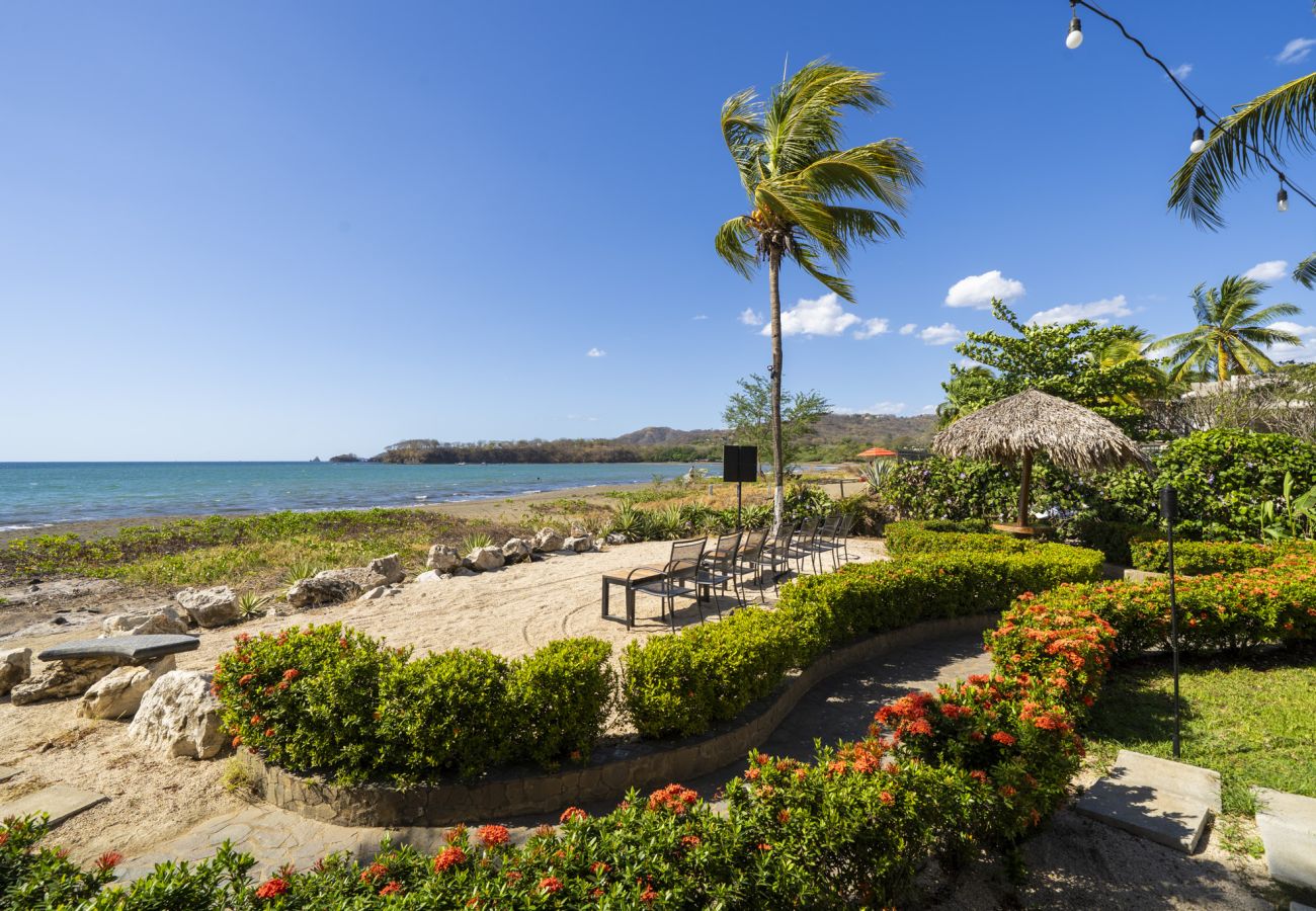 Villa in Potrero - Beachfront Estate | Private Chef, 9 BR, Sleeps 26 - Casa Taj