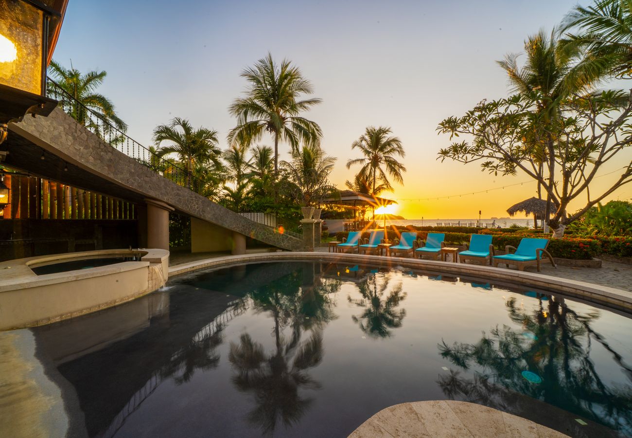 Villa in Potrero - Beachfront Estate | Private Chef, 9 BR, Sleeps 26 - Casa Taj