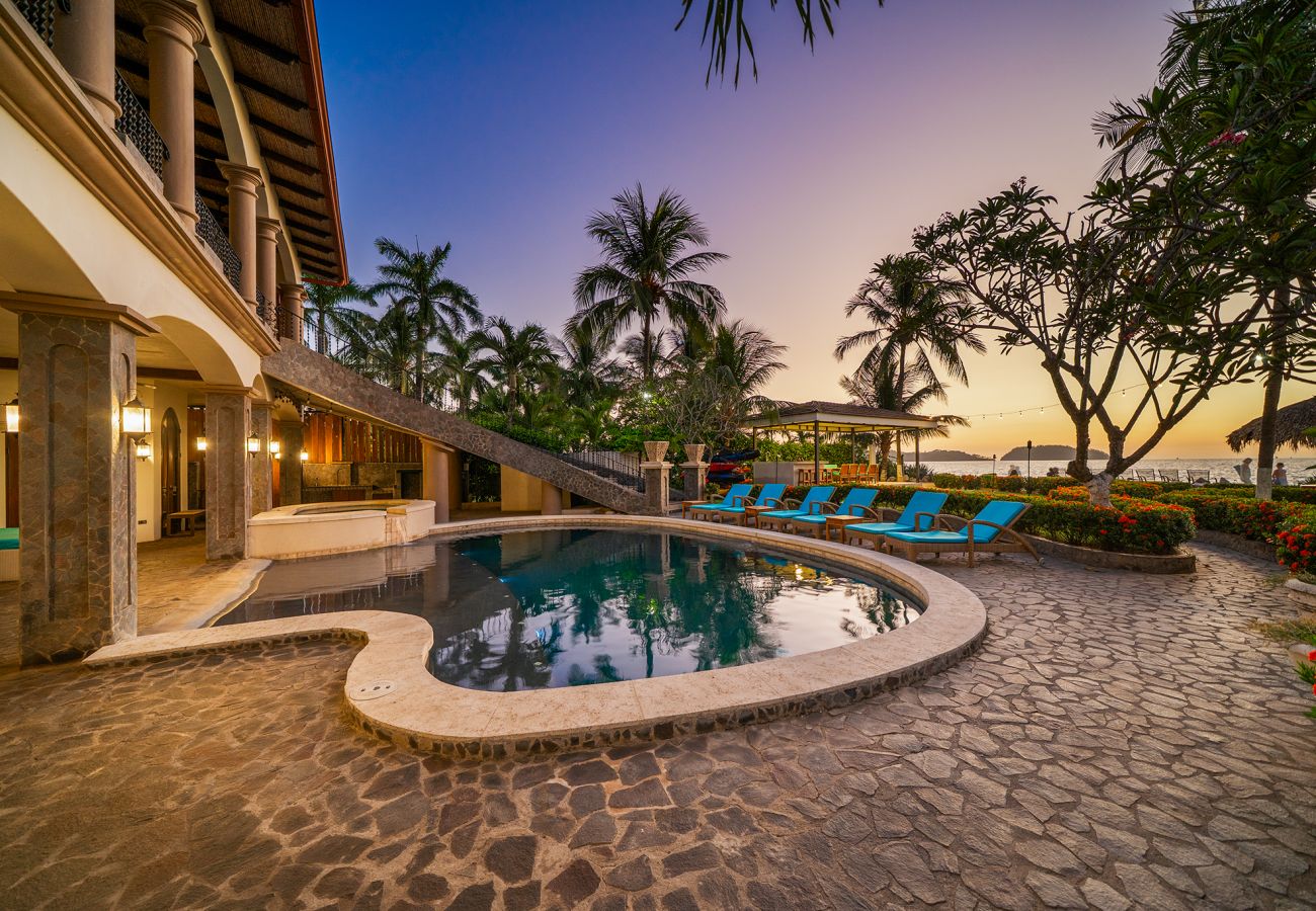 Villa in Potrero - Beachfront Estate | Private Chef, 9 BR, Sleeps 26 - Casa Taj
