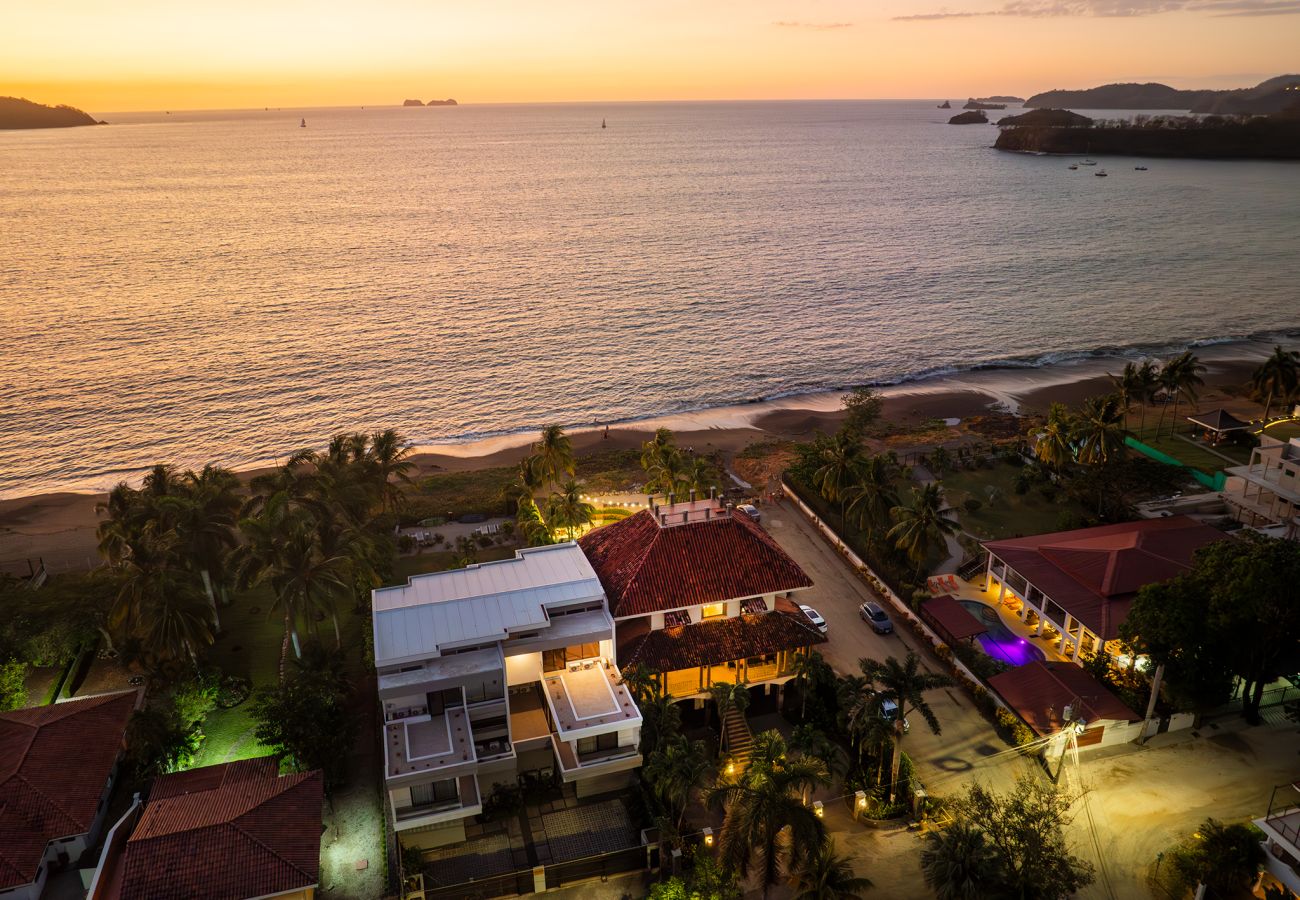 Villa in Potrero - Casa Taj*beachfront*chef service*housekeeping*6 BR