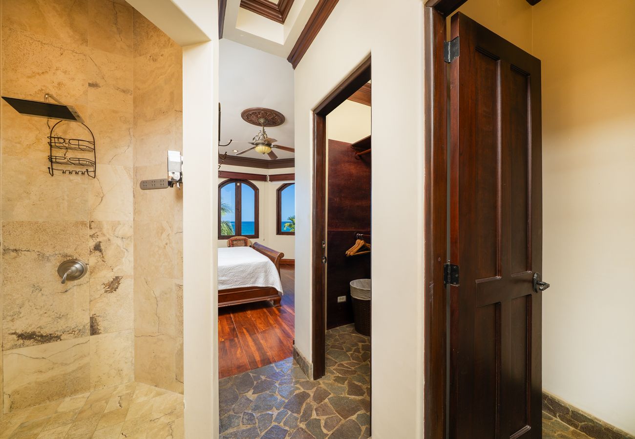 Villa in Potrero - Casa Taj*beachfront*chef service*housekeeping*6 BR