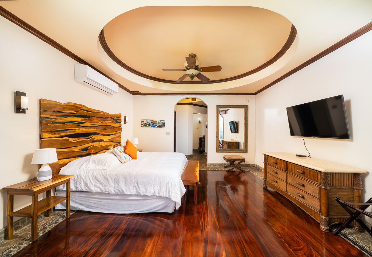 Villa in Potrero - Casa Taj*beachfront*chef service*housekeeping*6 BR