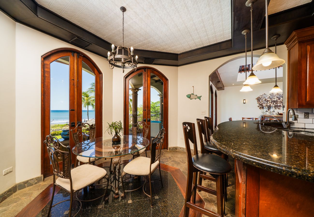 Villa in Potrero - Casa Taj*beachfront*chef service*housekeeping*6 BR
