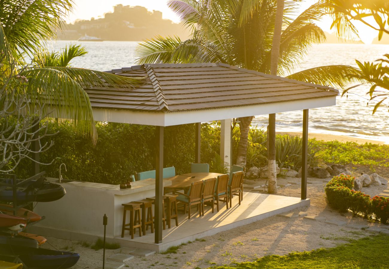 Villa in Potrero - Casa Taj*beachfront*chef service*housekeeping*6 BR