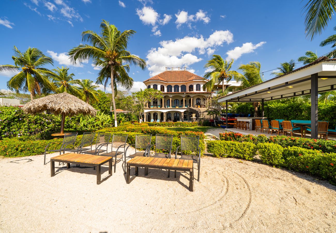 Villa in Potrero - Casa Taj*beachfront*chef service*housekeeping*6 BR