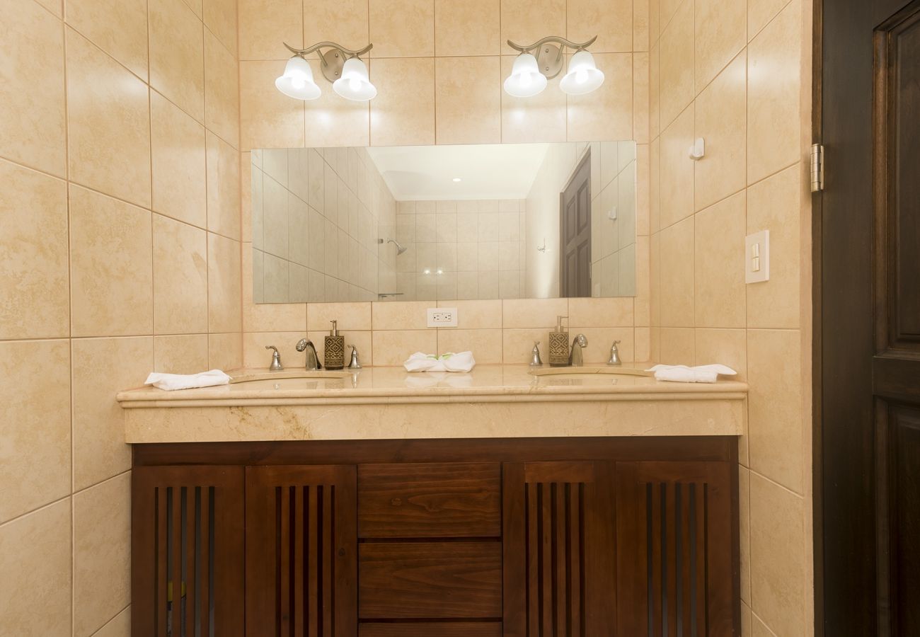 Residenz in Playa Flamingo - Oceanview•Balcony•2 Pools•Parking•Kitchen•Washer/D - Flamingo Towers 17