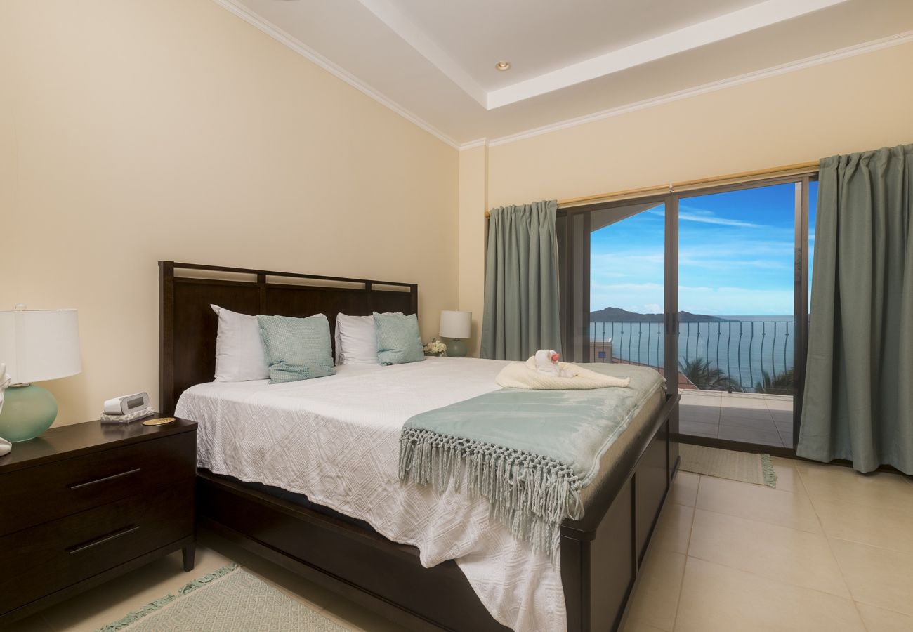 Residenz in Playa Flamingo - Oceanview•Balcony•2 Pools•Parking•Kitchen•Washer/D - Flamingo Towers 17
