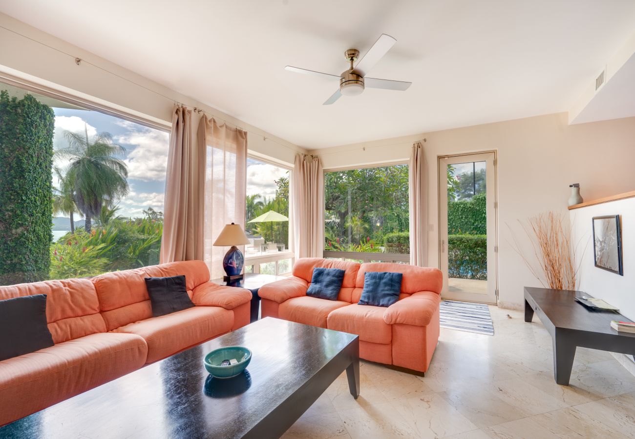 Villa in Playa Flamingo - Playa Flamingo: Oceanside Villa w/ rooftop jacuzzi, private located - Lot Four