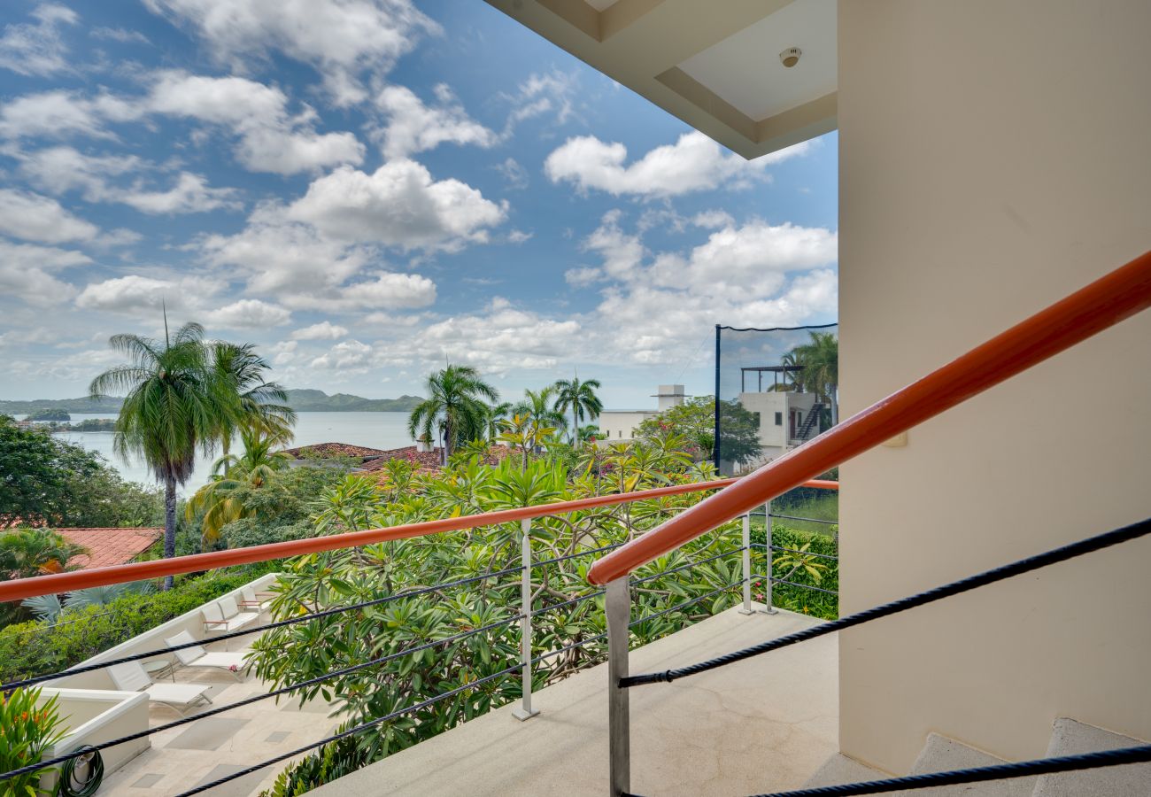 Villa in Playa Flamingo - Playa Flamingo: Oceanside Villa w/ rooftop jacuzzi, private located - Lot Four