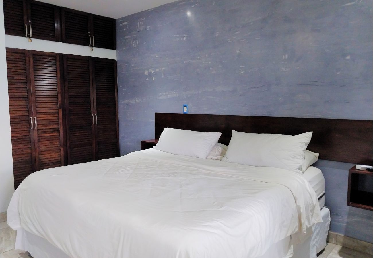 Residenz in Playa Flamingo - Flamingo Center: 2 BR condo w| gorgeous bay views - Punta Plata 521