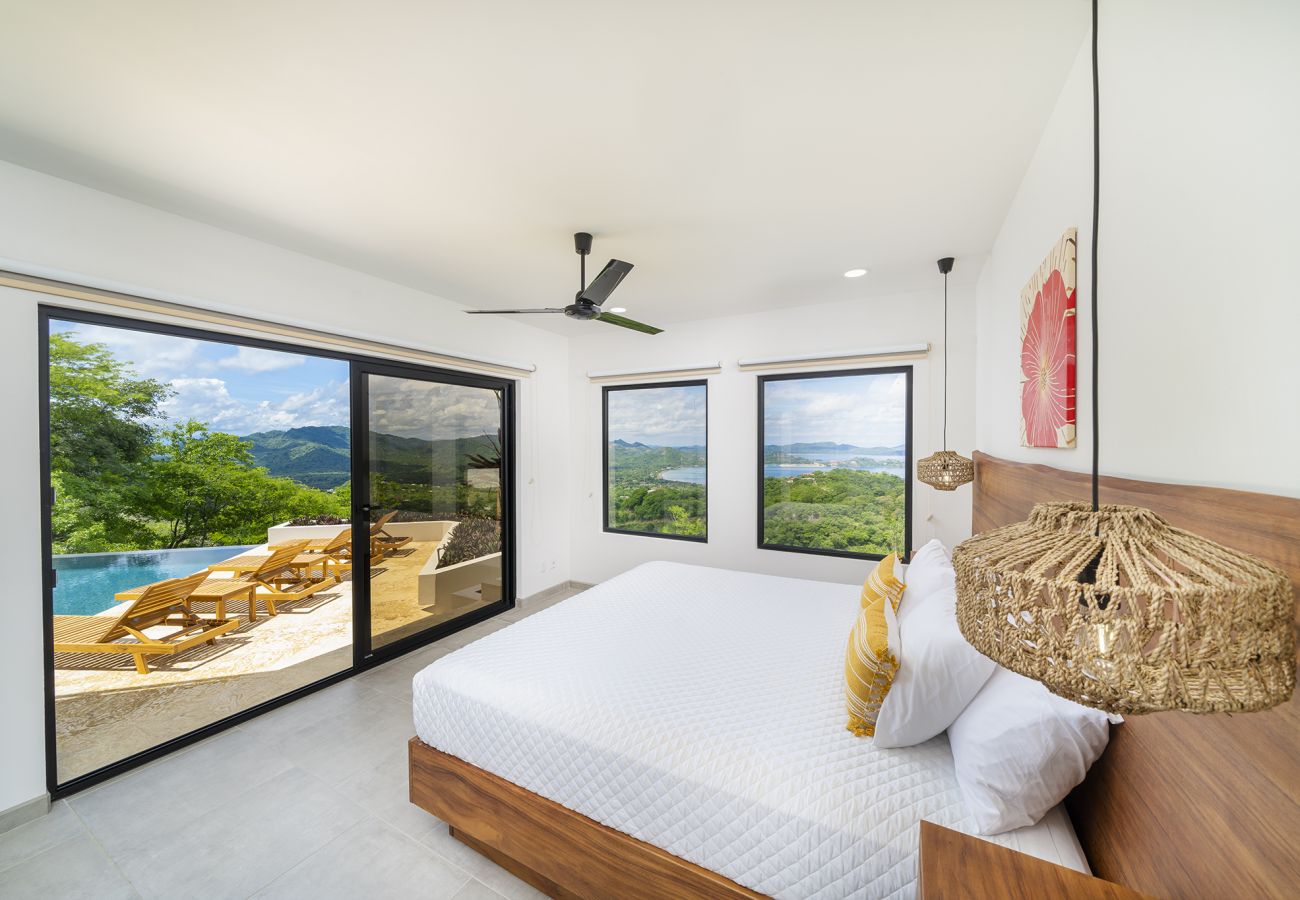 Villa in Potrero - Serene Villa: Ocean View Pool, Rooftop Deck, 5 BR - Villa Vista Pacifico