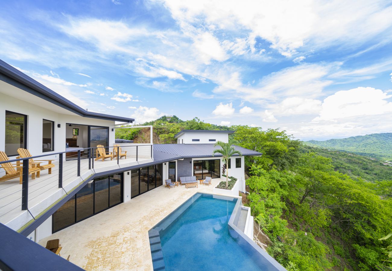 Villa in Potrero - Serene Villa: Ocean View Pool, Rooftop Deck, 5 BR - Villa Vista Pacifico