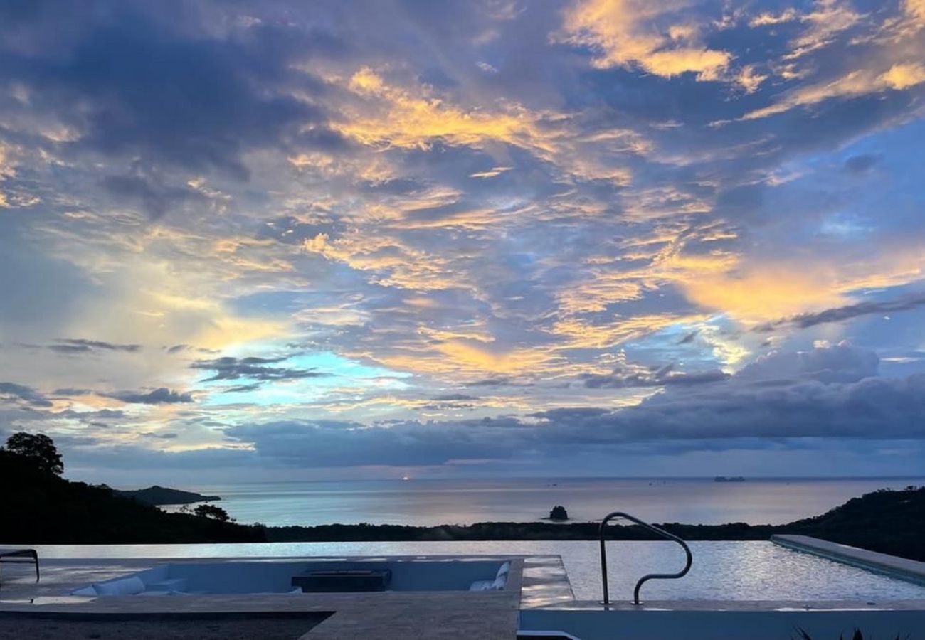 Ferienhaus in Playa Flamingo - 5BR home|Mar Vista|Ocean View, Pool, Deck|Fire Pit – Casa Ayla A