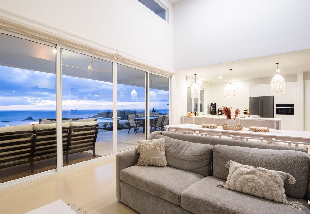 Ferienhaus in Playa Flamingo - 5BR home|Mar Vista|Ocean View, Pool, Deck|Fire Pit – Casa Ayla A