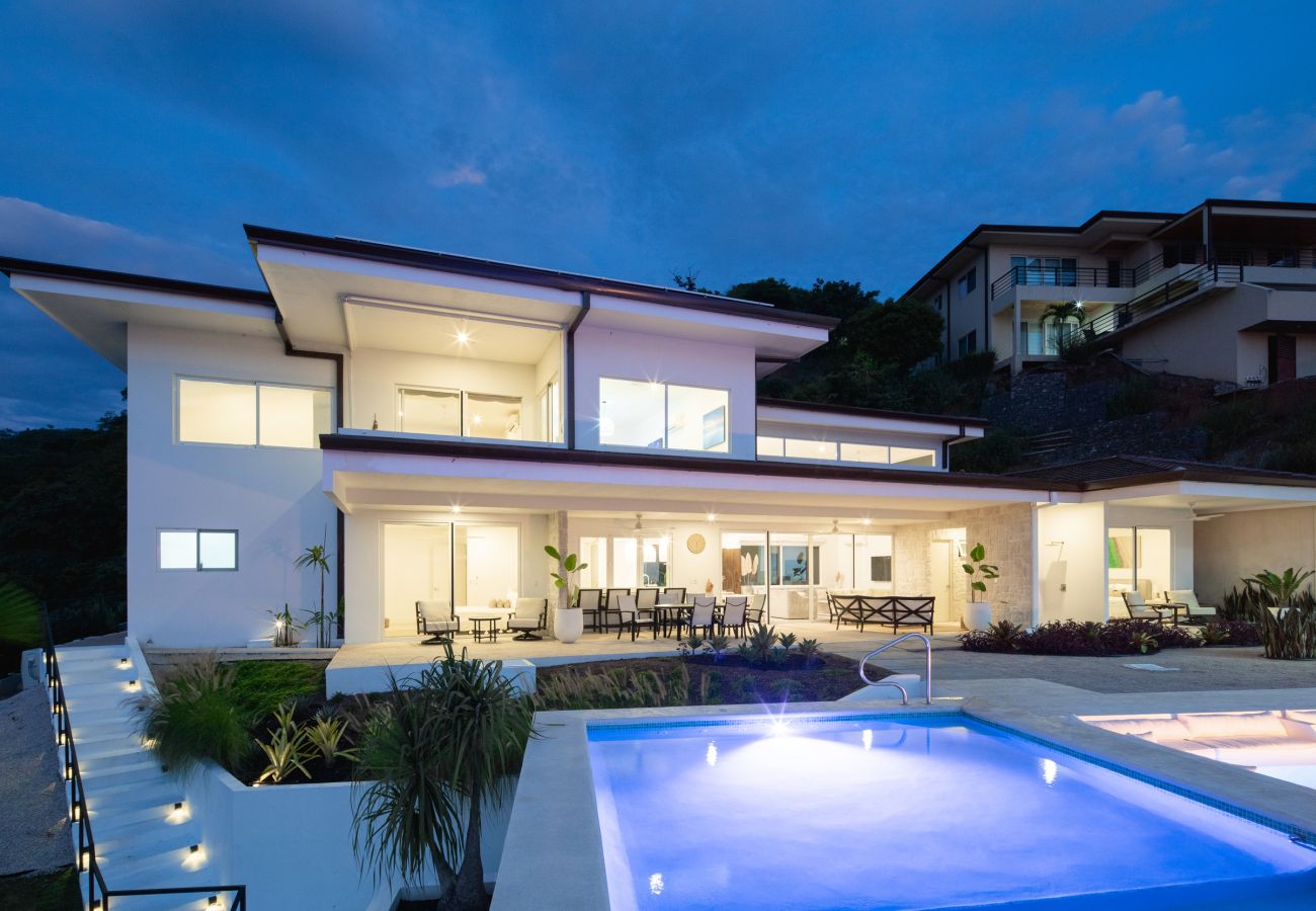 Ferienhaus in Playa Flamingo - 5BR home|Mar Vista|Ocean View, Pool, Deck|Fire Pit – Casa Ayla A