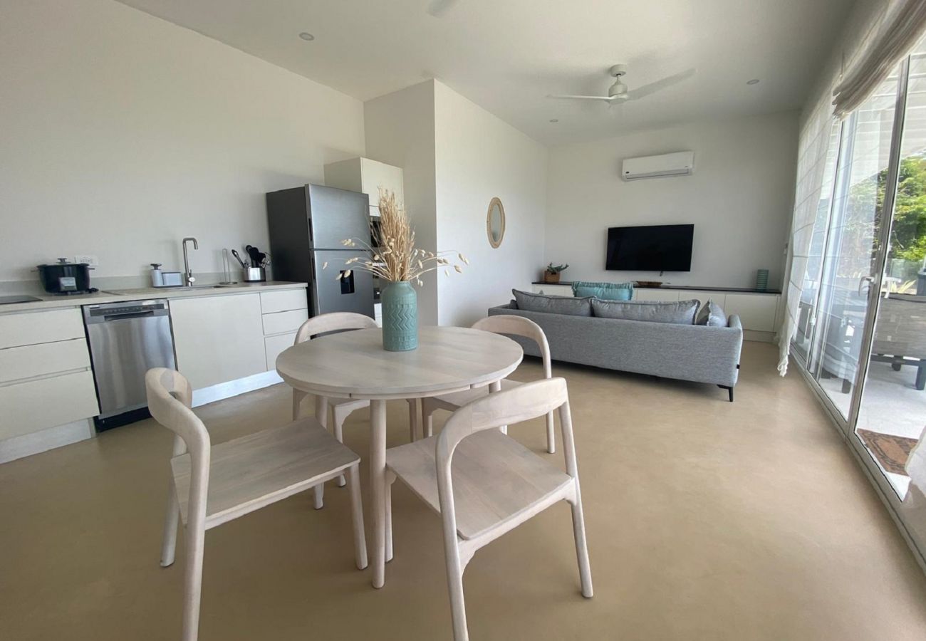 Ferienhaus in Playa Flamingo - 2 BR Home in Mar Vista-Pool-Balcony-Ocean View-BBQ: Casa Ayla B