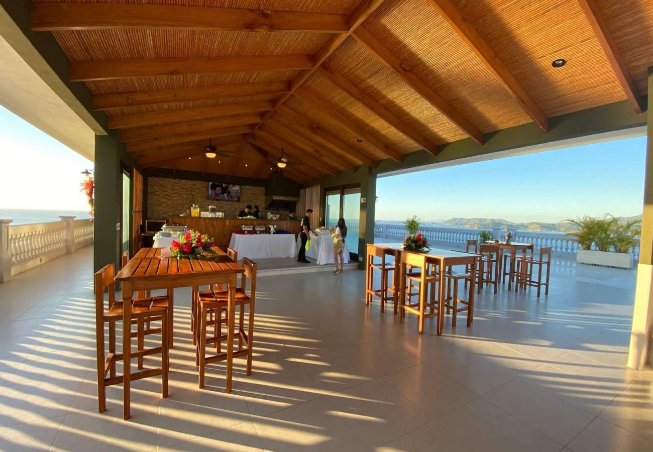 Residenz in Playa Flamingo - Flamingo Bliss: Ocean-View Condo in Luxury Complex - 360 Splendor 204